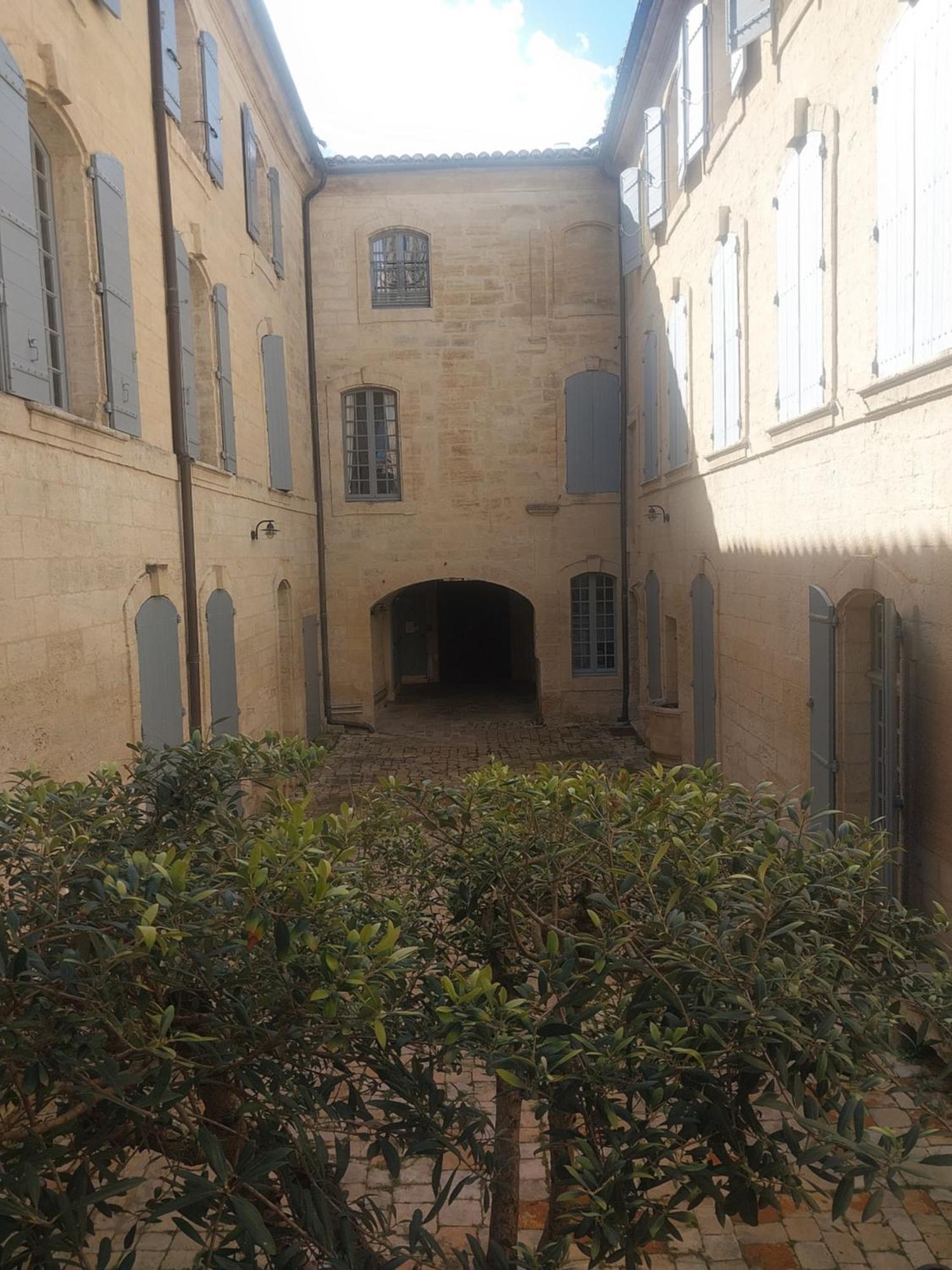 Studio Au Centre Historique D'于泽斯 外观 照片